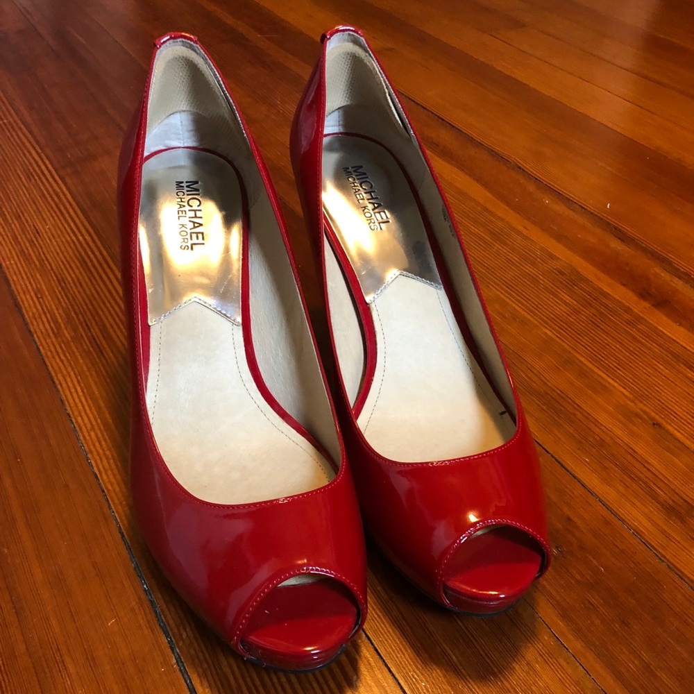 Michael Kors “Hamilton” pumps